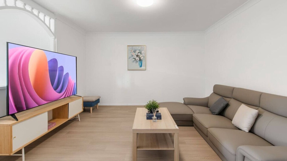 Macgregor House | High-Value 4Beds | Workspace | Near Mall & Highway