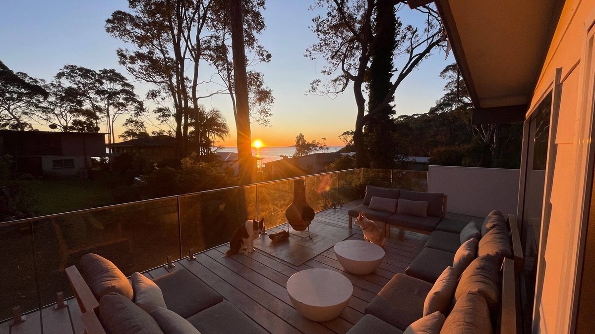 Surf Beach House | High View Haven - Ocean views, right by the beach