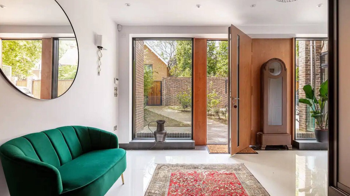 Highgate House | Highgate - Luxury 4-Bedroom Spacious House with Indoor Pool