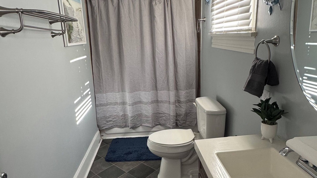 Jackson Apartment | Highland Ave 1-Bedroom Apartment