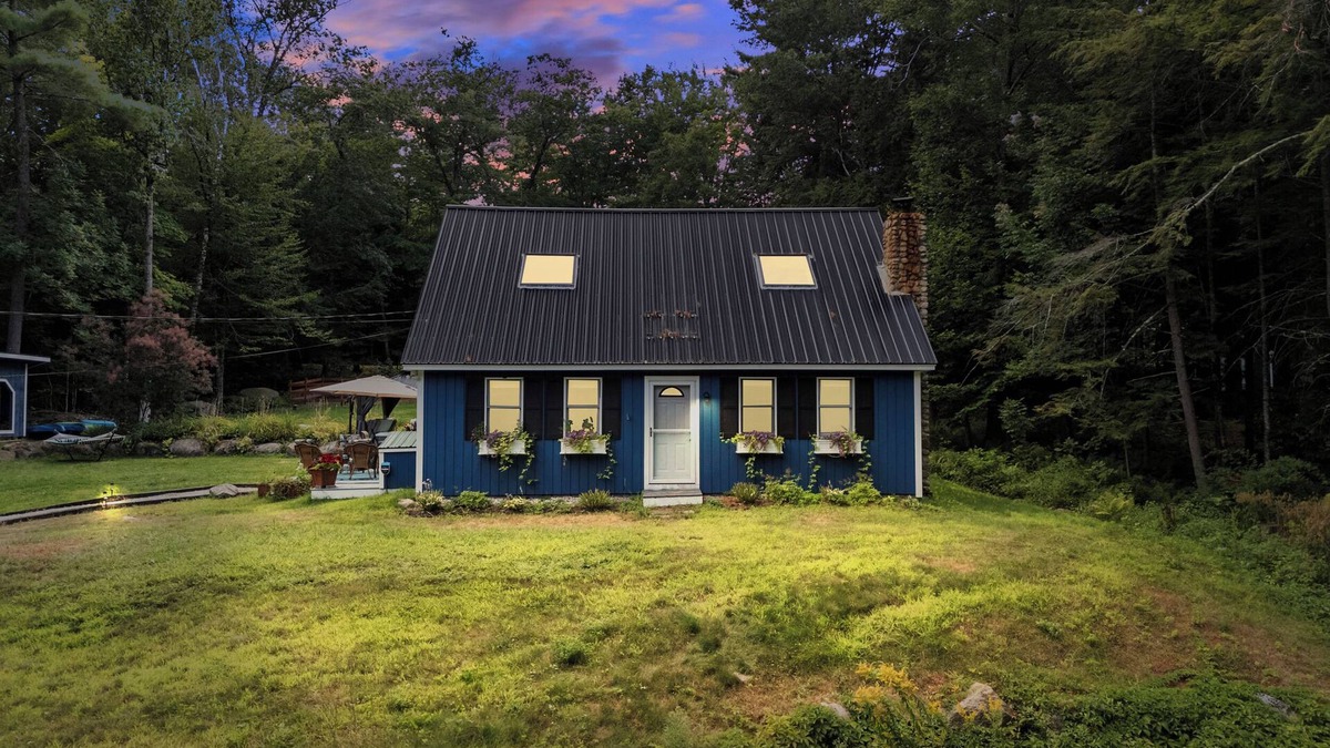 Bridgton House | Highland Lake Cozy 3 BR + Lake Access & Skiing