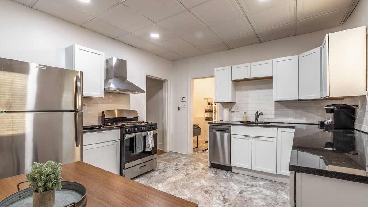 East Liberty Apartment | 💜Highland Park Hideaway - Private Deck Space and Free Parking💜