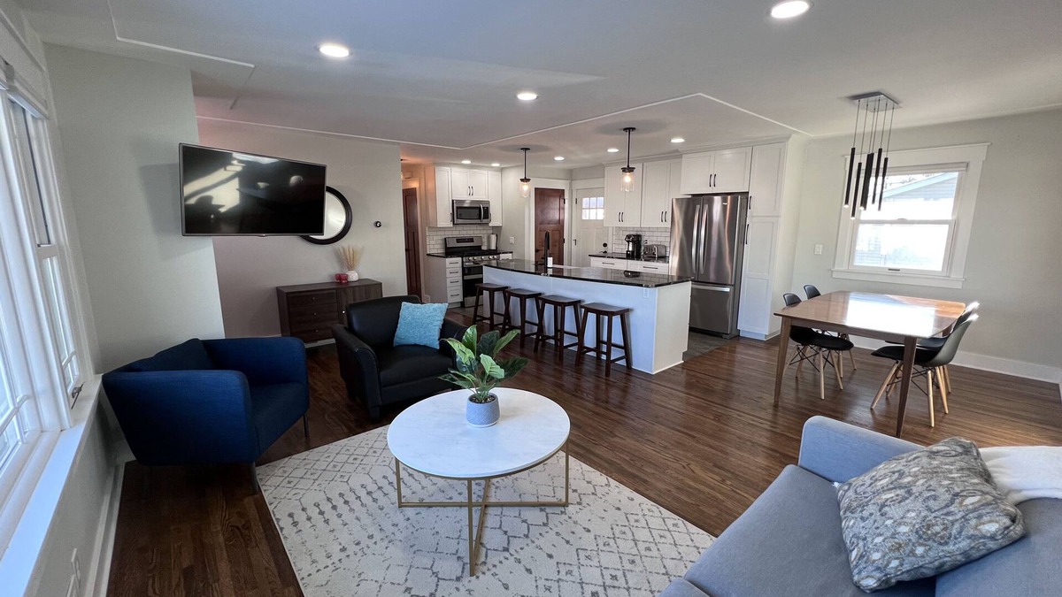 Highland House | Highland Park stunner! Centrally located, Renovated with modern updates.