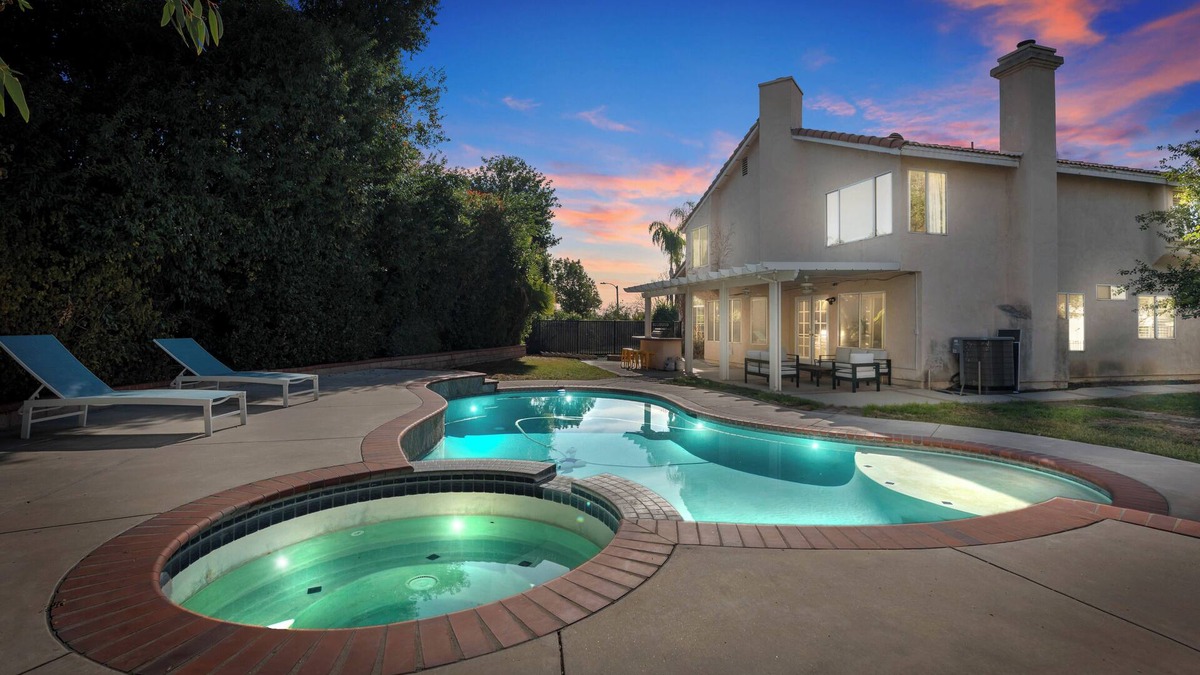 Redlands House | Highland Relaxing Oasis with Private Pool