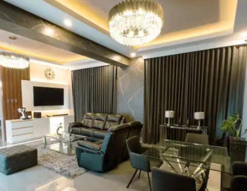 Alfonso House | Highland Villas Royale Corp