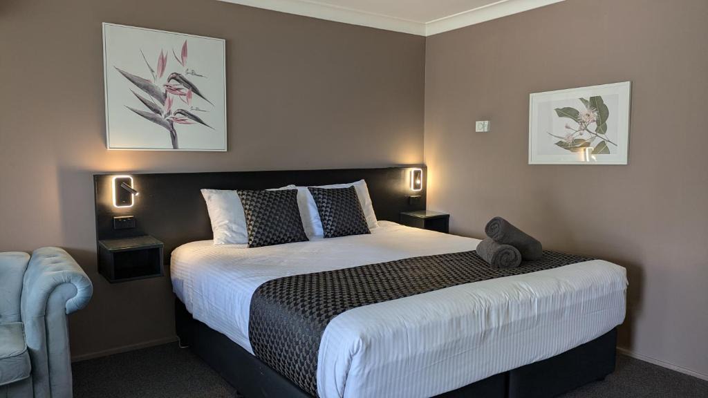 Oberon Hotel | Highlands Motor Inn