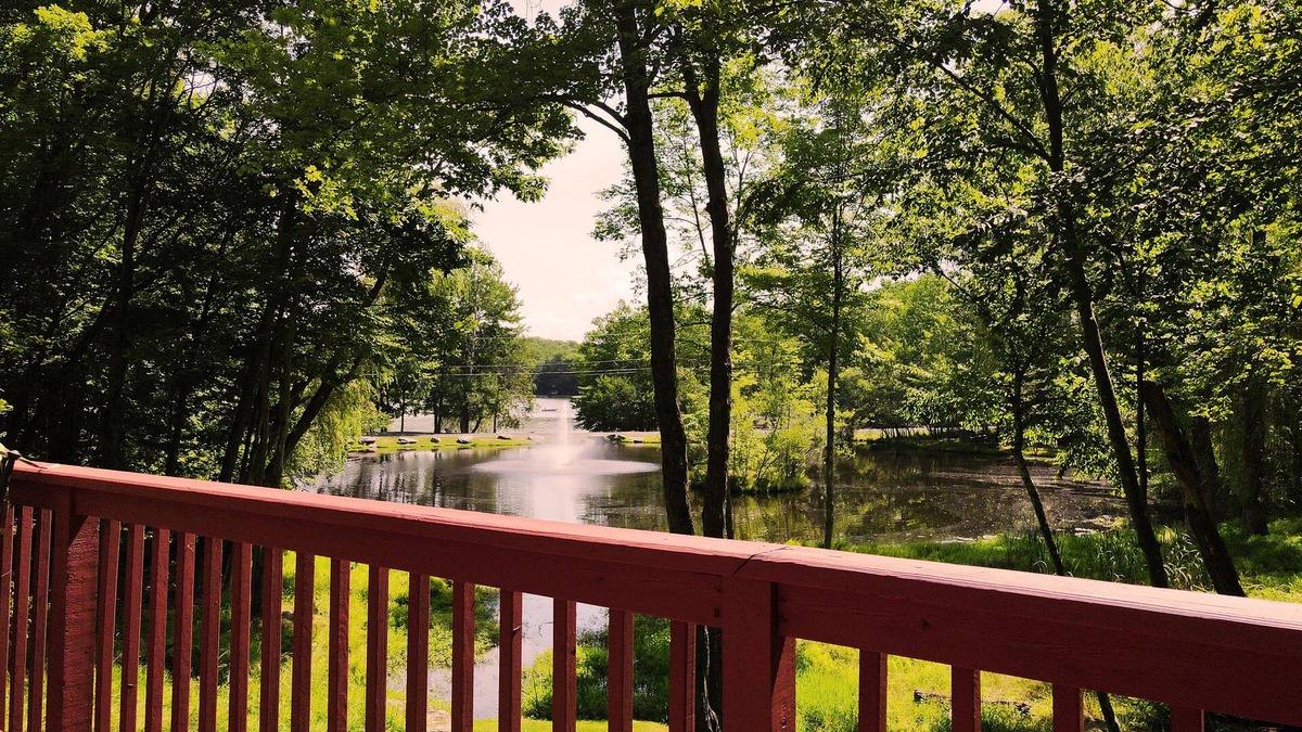 Wallenpaupauk Lake Estates Ski Chalet | ★ - Highly Rated Waterfront: Hot Tub, Fireplace, Pet Friendly! -★
