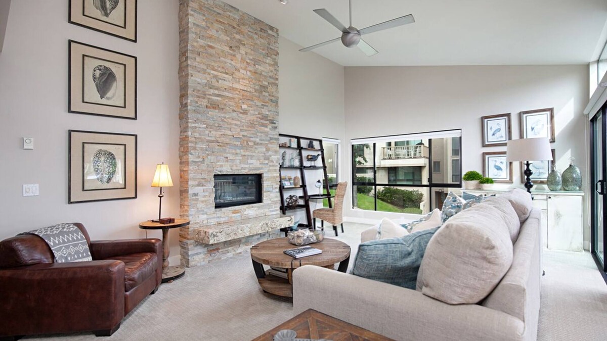 Solana Beach Condo | Highly Upgraded 2 Bedroom 2.5 Bath Condo Located in Gated Complex On the Bluff