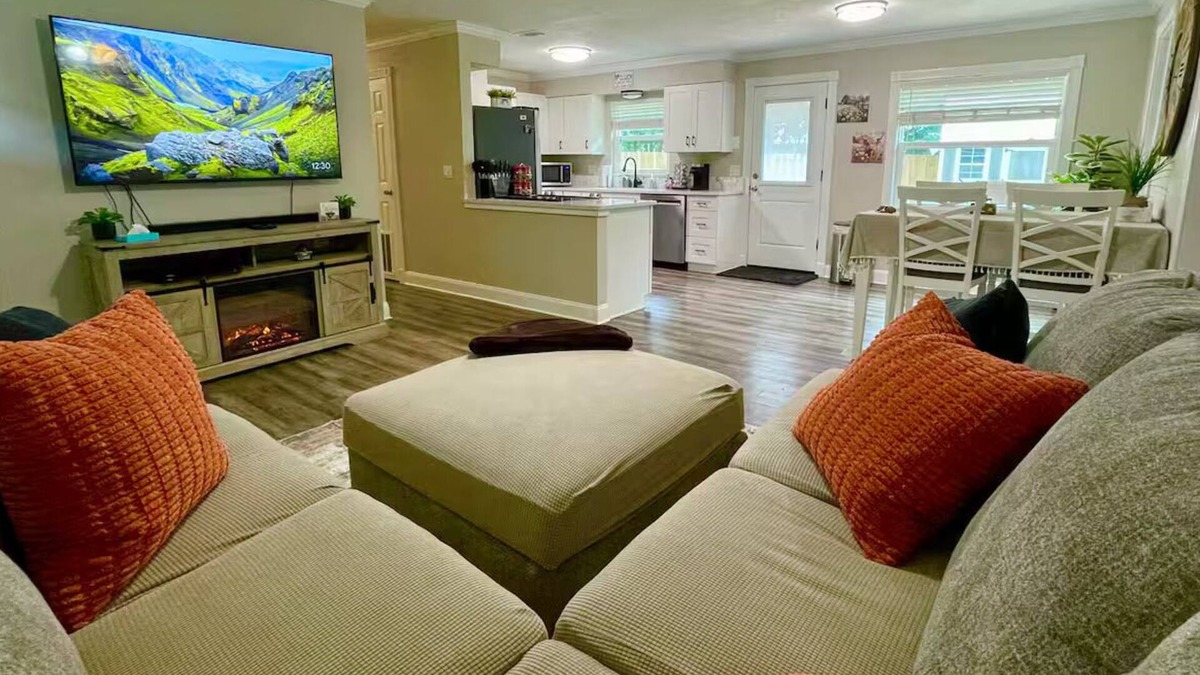 Williston Cottage | Highpoint Boots and Spurs Cottage