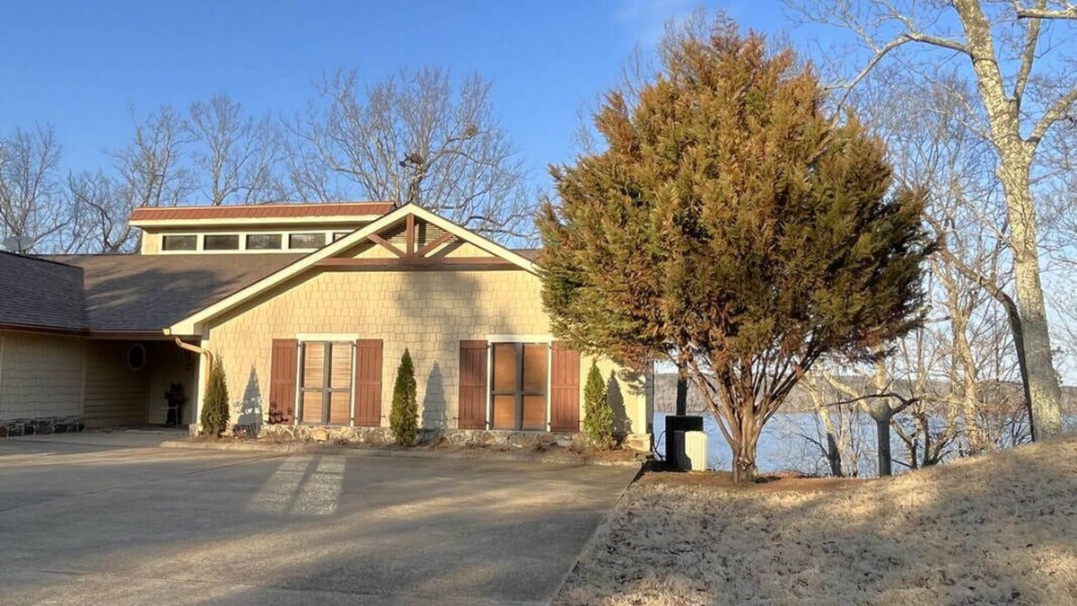 Iuka House | Highstone Cottage Lakefront on Pickwick Lake