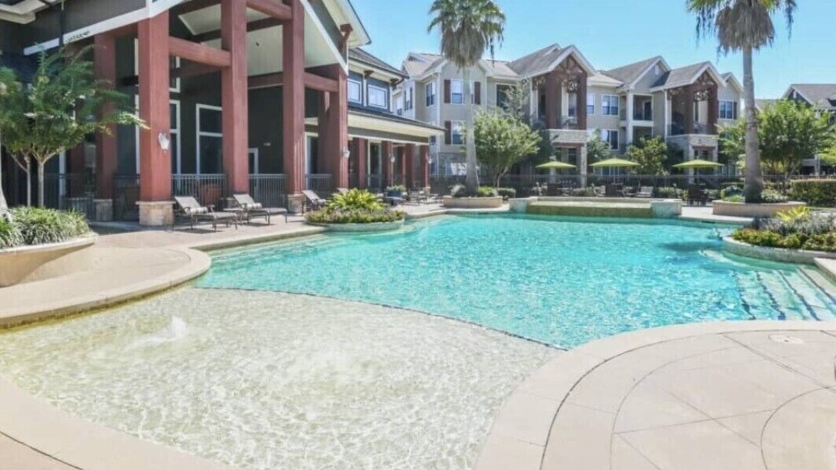 Barker Apartment | HighTech Tranquil Rustic Oasis! (Cypress,Tx)