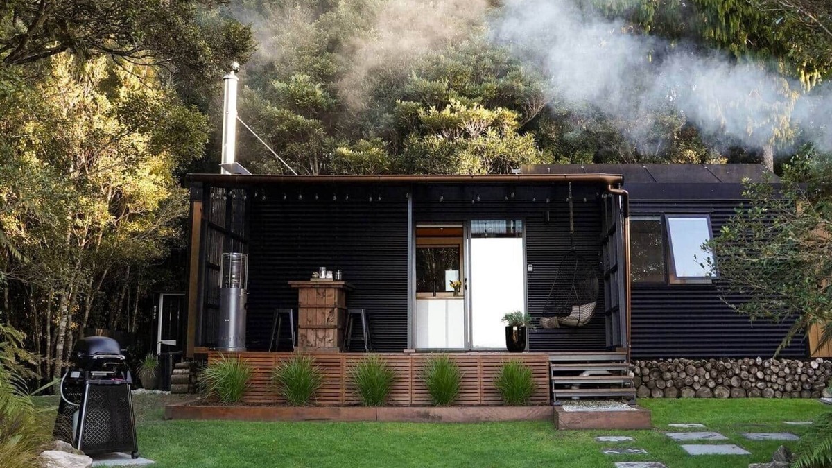 Hokitika Cabin | Hightide River Escape - w/Outdoor Bath.