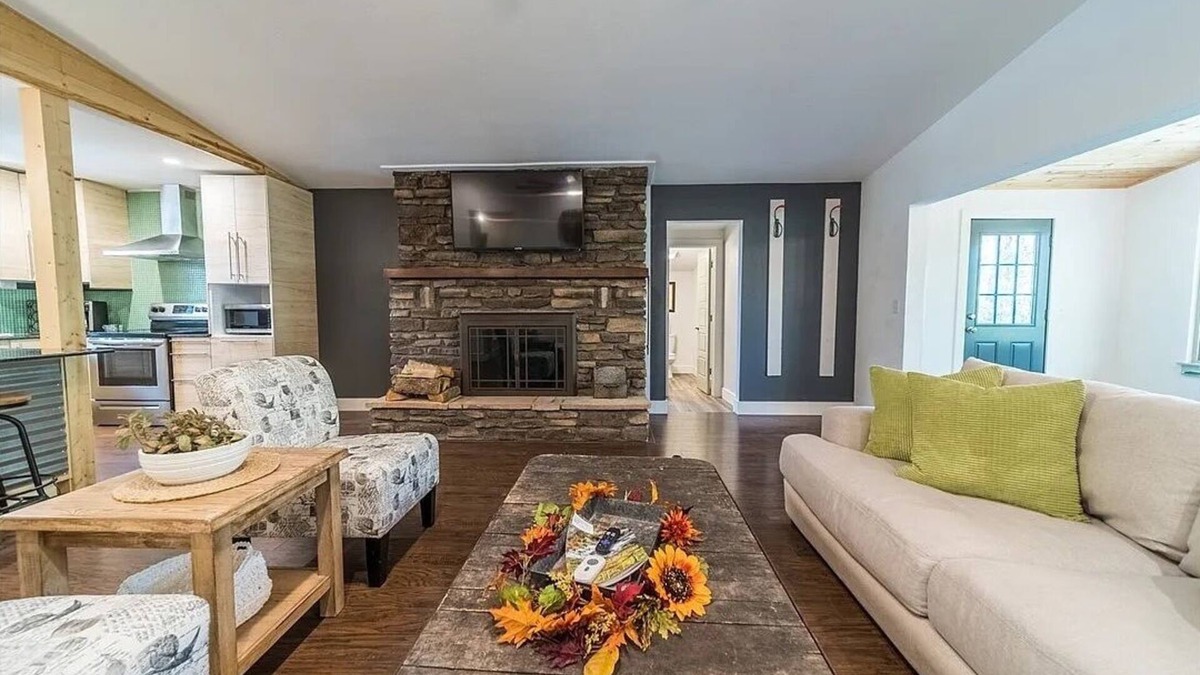 Bella Vista Cottage | Hike & Bike Bleu- Pet friendly, 2BR 2.5 Bath house