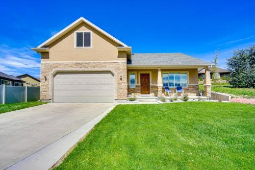 South Jordan House | Hike, Golf and Ski Family Home in South Jordan