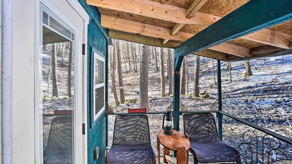 Williamsville Cottage | Hike & Swim On-site: Cozy Falls Brook Cabin