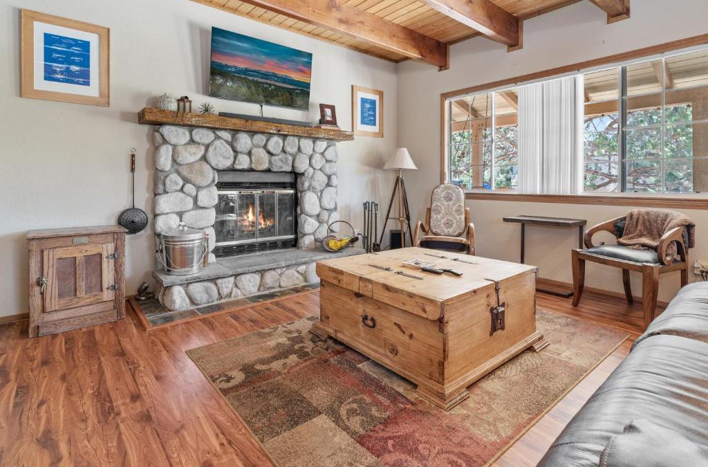 Woodlands House | Hikers Haven -Only steps to the National Forest and trails!
