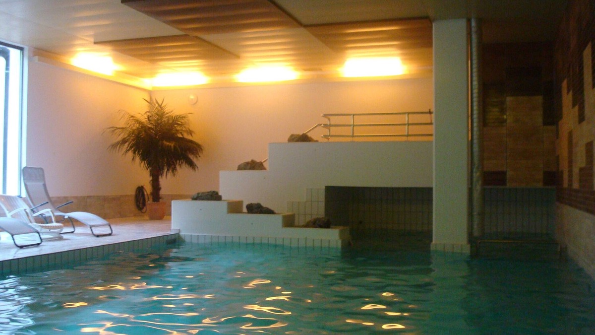 Emmetten Apartment | Hiking biking ski paragliding and recreational paradise.