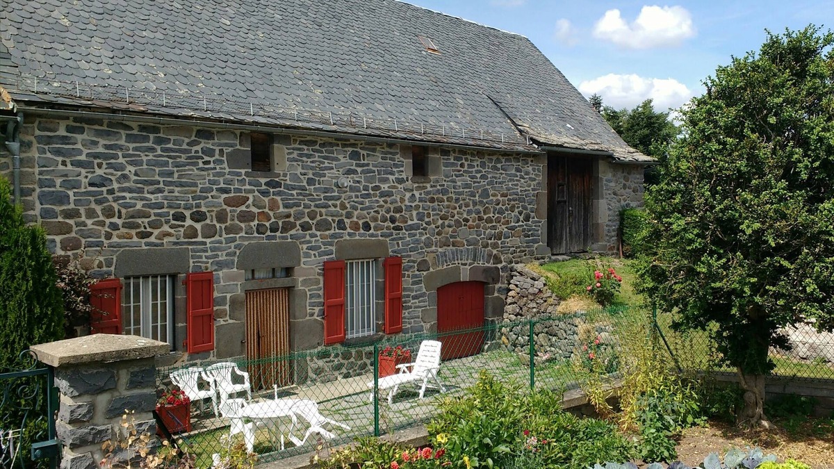 Dienne Cottage | HIKING, FISHING AT THE FOOT OF Puy Mary, in the Monts du CANTAL