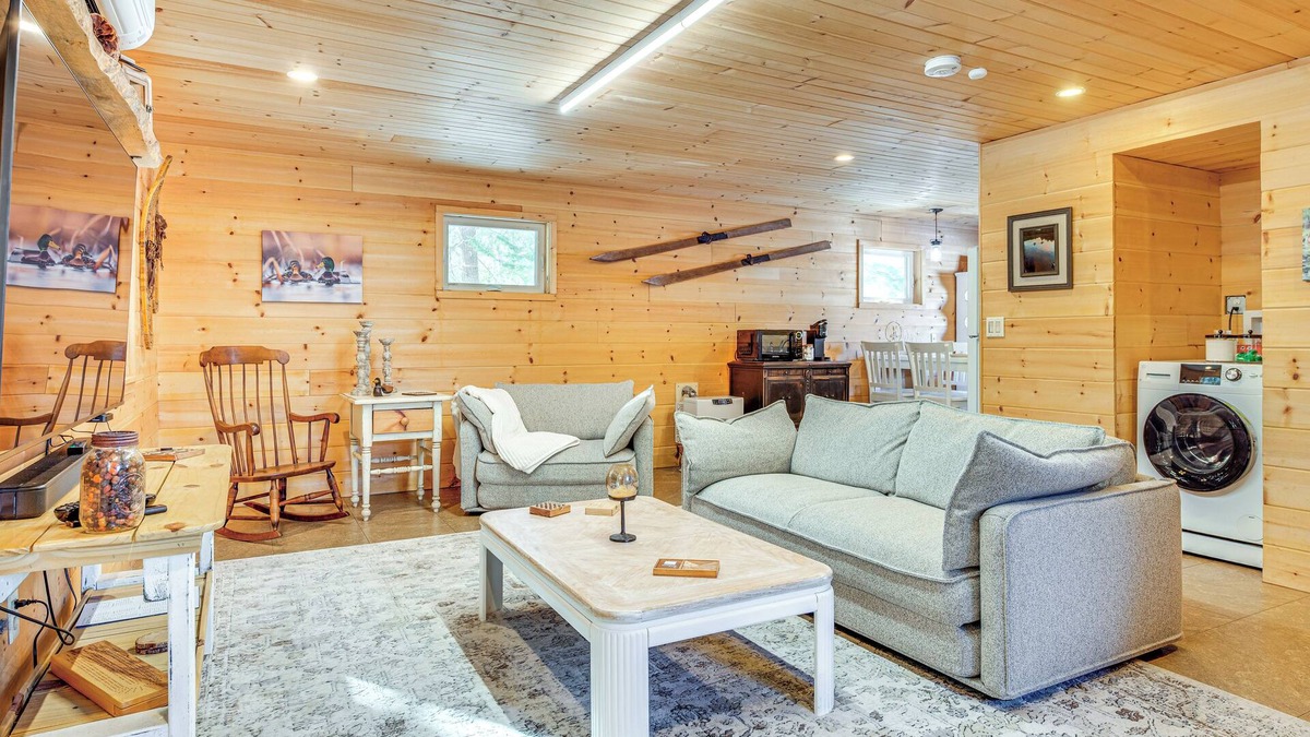 Alton Cabin | Hiking & Snowmobile Trails On-Site: Alton Retreat!