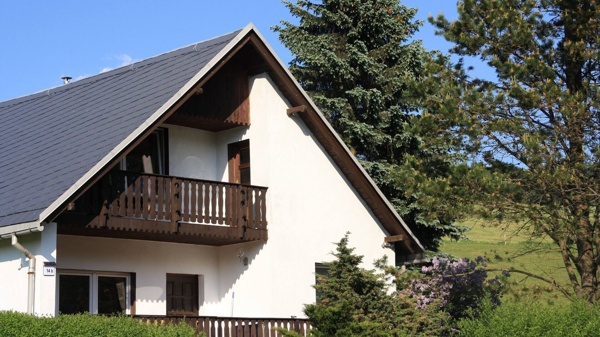Neuhausen House | Hiking vacation, detached, fully fenced vacation home in the countryside