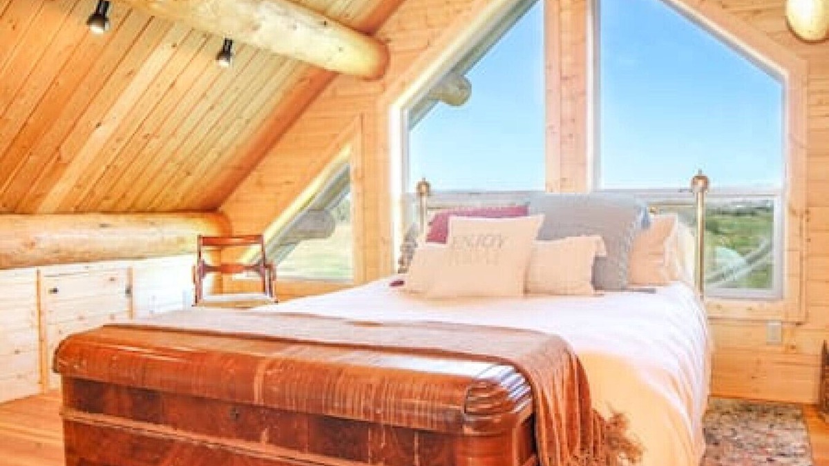North Powder Cabin | Hill Cabin Hideaway, Romantic! Country Cabin for 2