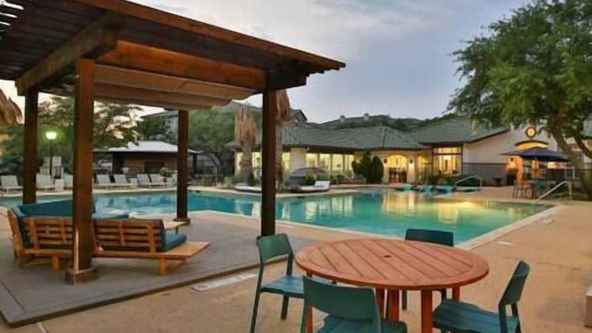 Lakeway Apartment | Hill Country Fairway Haven