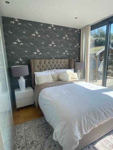 Vale House | Hill Crest
