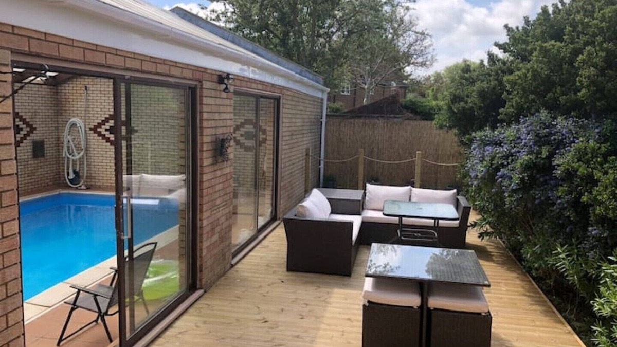 Grimsby House | Hill Crest House Lincolnshire With Indoor Pool