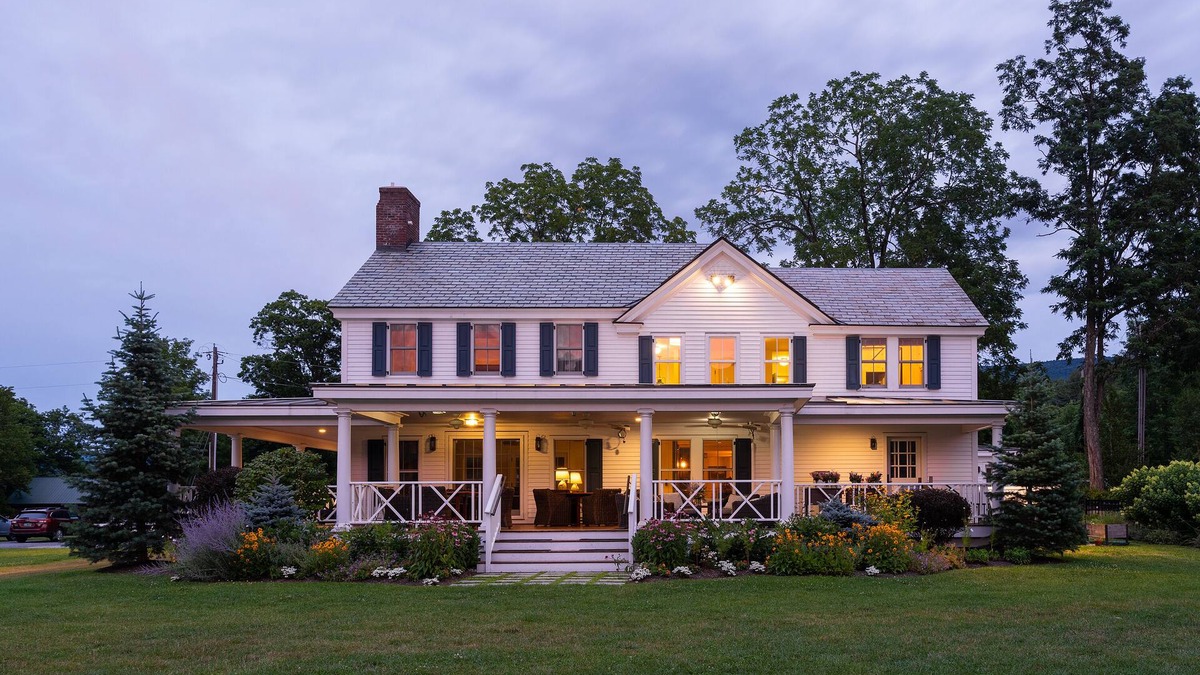 Sunderland Bed & Breakfast | Hill Farm Inn