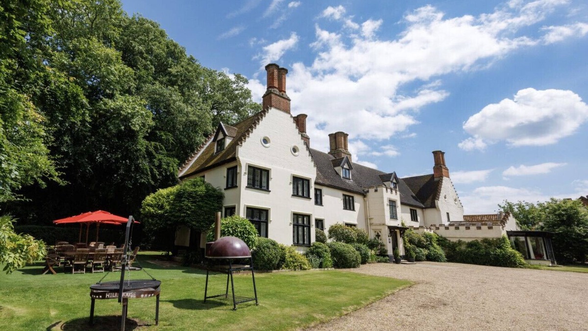 Hethel House | Hill House - Nine Bedroom House, Sleeps 21