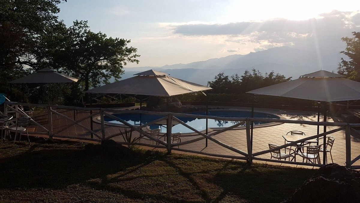 Sessa Aurunca Apartment | Hill house La Roccia