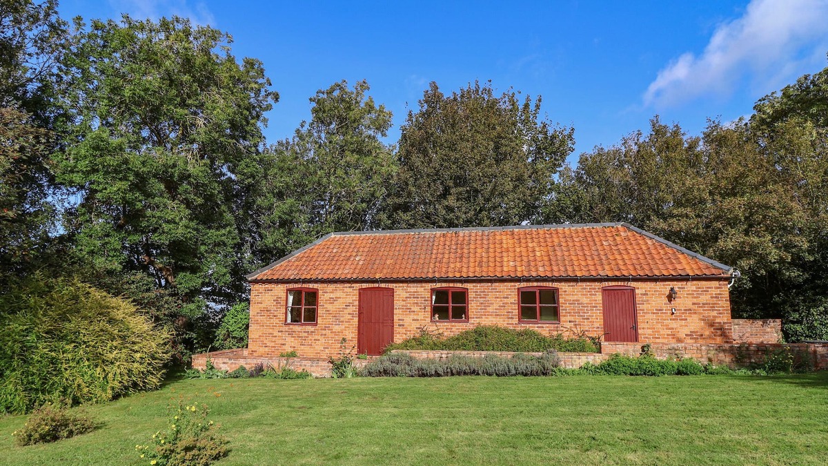 Leadenham Cottage | HILL TOP COTTAGE, with a garden in Welbourn