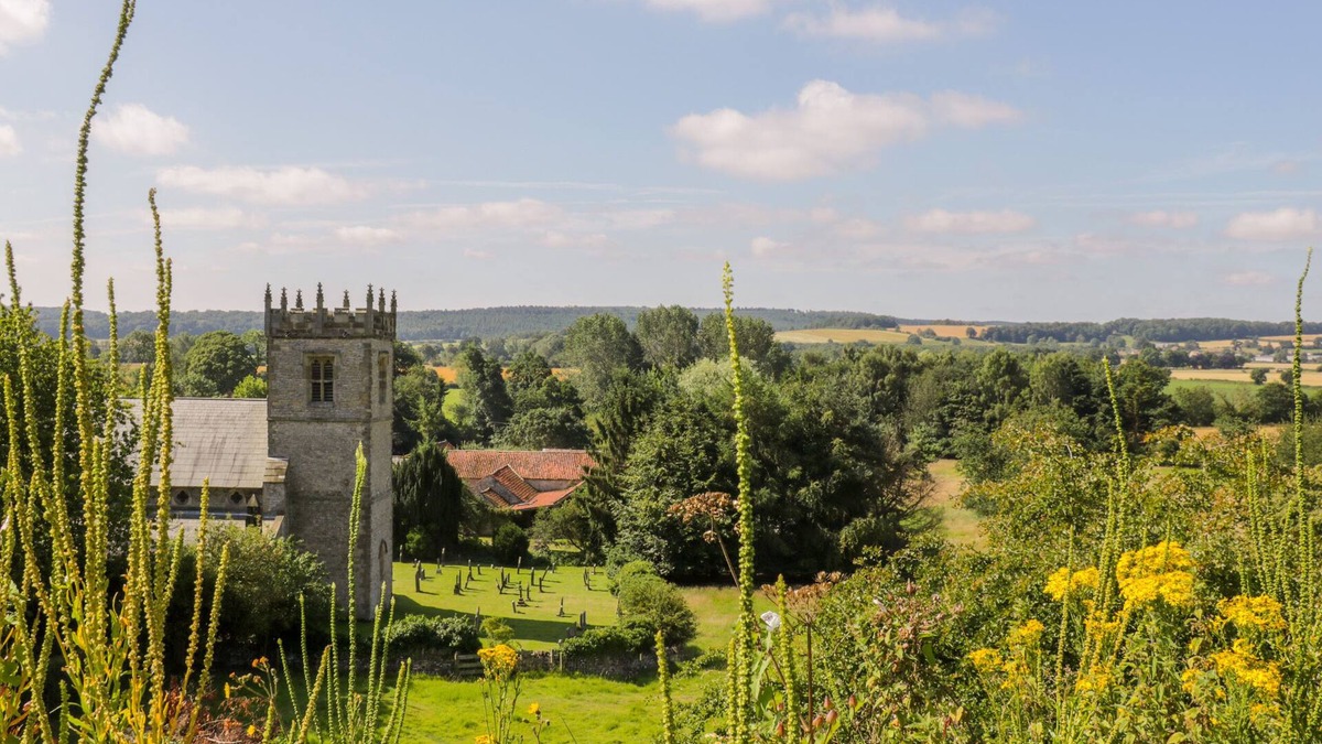 Stonegrave Cottage | HILL TOP, pet friendly, character holiday cottage in Hovingham