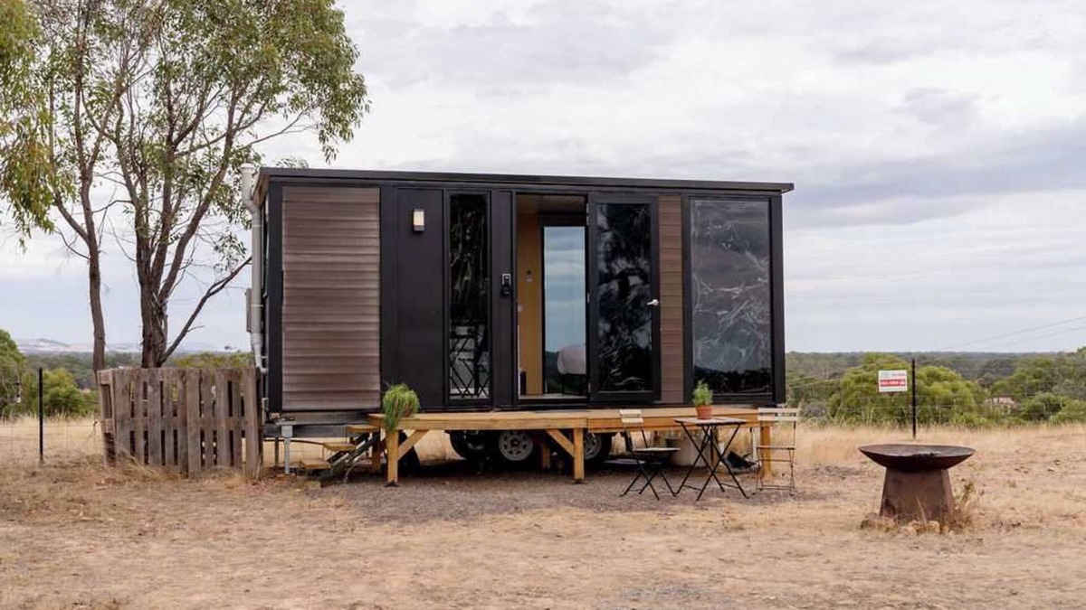 Balmattum House | Hill View at Euroa by Tiny Away
