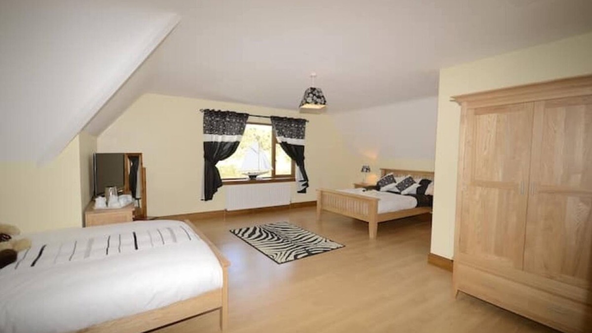 Ballymacarthur Bed & Breakfast | HILL VIEW FAMILY SUITE