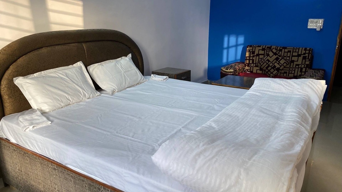 Bhopal Bed & Breakfast | Hill View Homestay