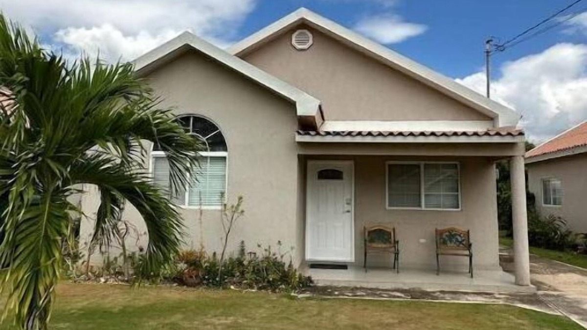 Kingston Villa | Hill View Villa