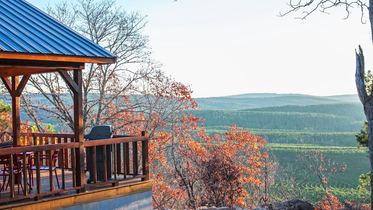 Octavia Cabin | Hillbilly Hideout rustic elegance, hot tub, hammock , gourmet kitchen