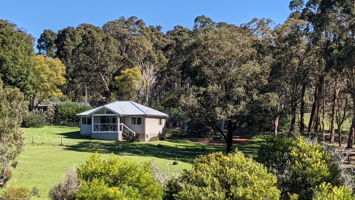 Sawyers Valley Cottage | Hillborne Cottage Perth Hills