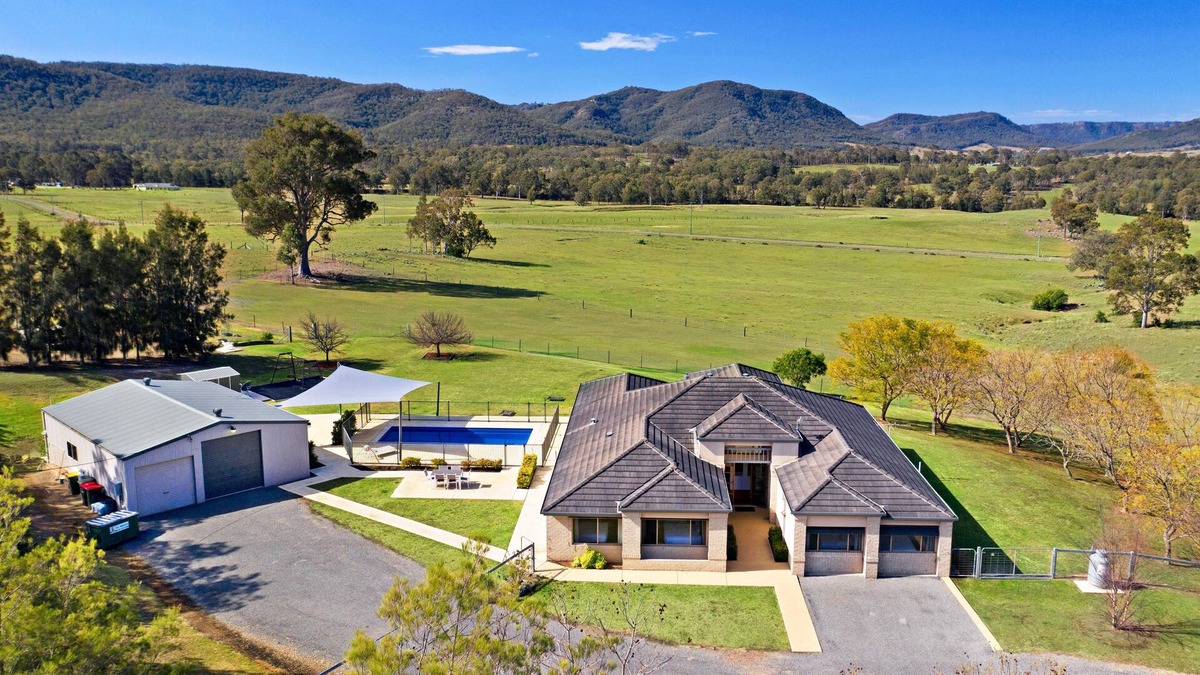 Elderslie House | Hillbrook Estate - Magnificent Vistas