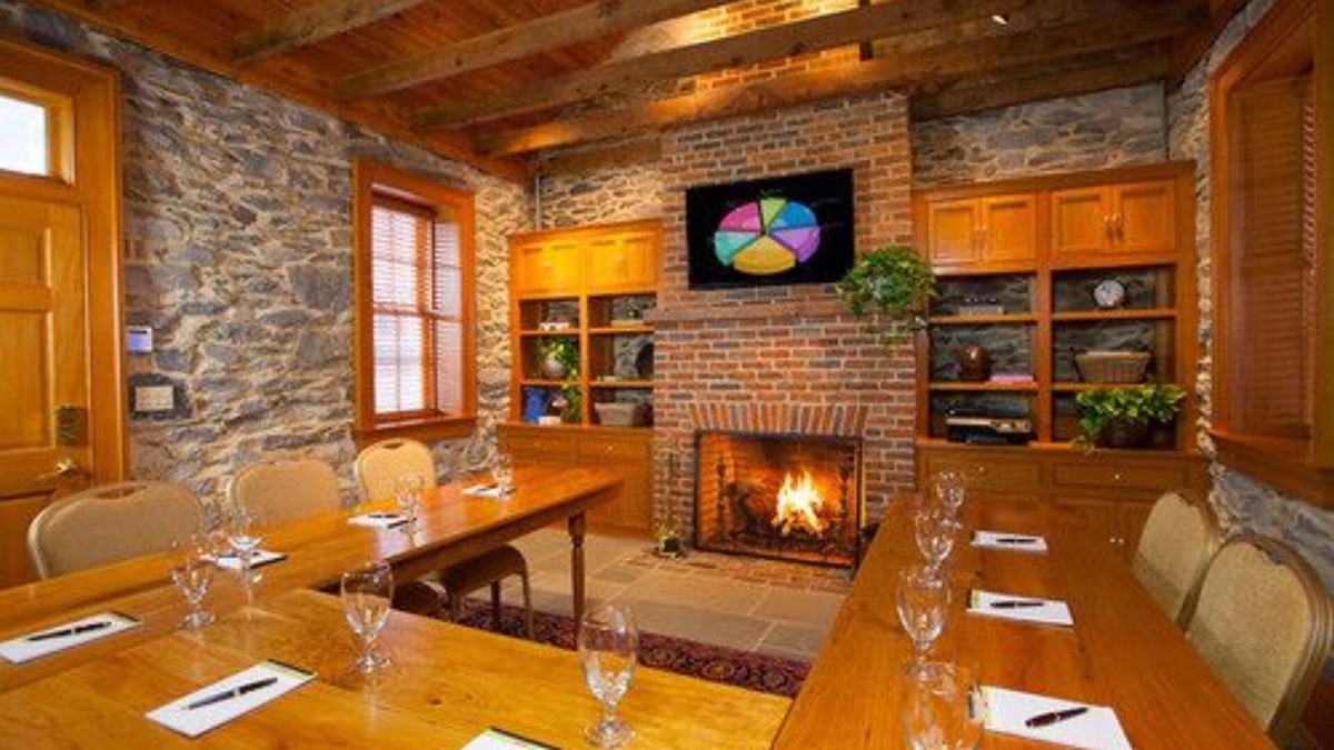 Rippon Bed & Breakfast | Hillbrook Inn