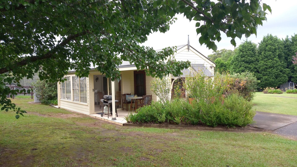 Broughton Vale Cottage | Hillcrest Cottage @ Berry