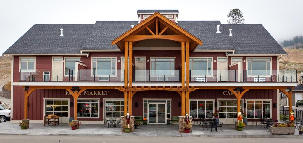 Black Mountain Bed & Breakfast | Hillcrest Farm Market B&B