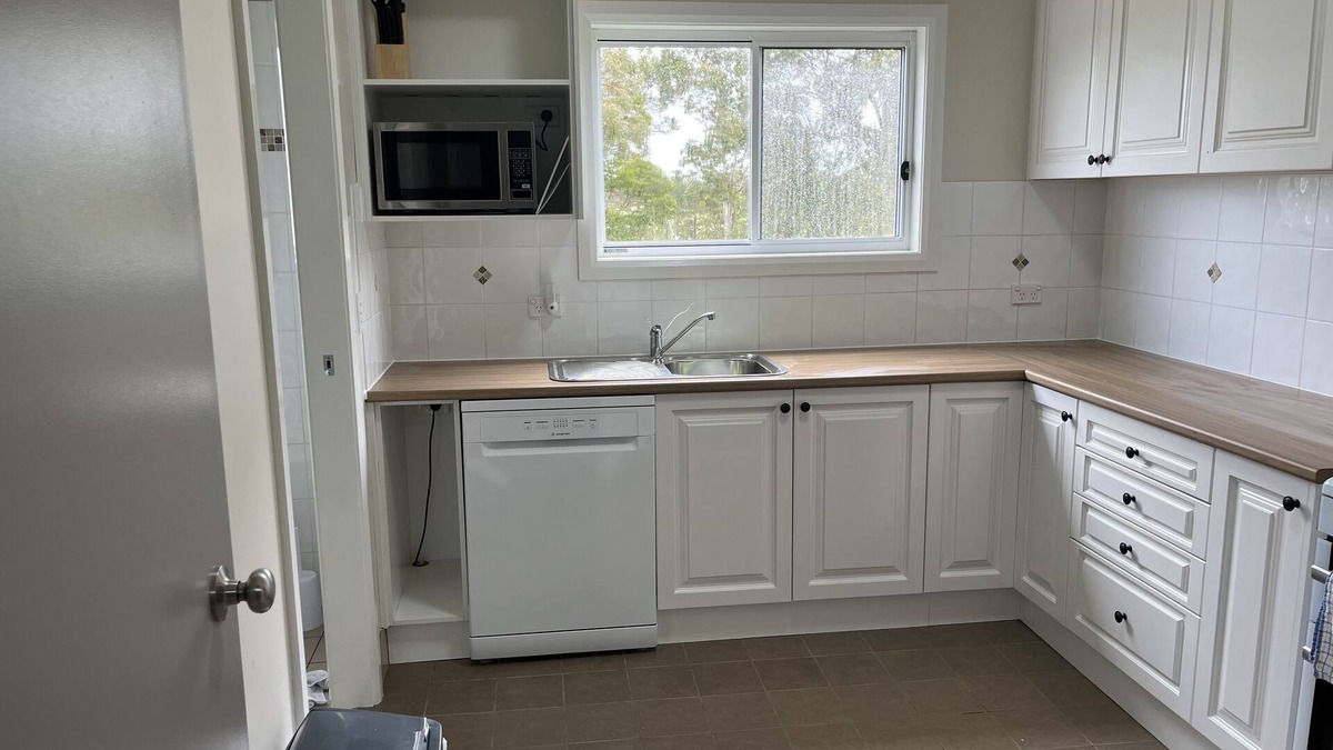 Hazelgrove House | Hillcrest Farm Stay affordable 2 bedroom apartment