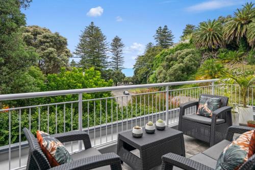 Bluff Hill House | Hillcrest Hideaway - Napier Holiday Apartment