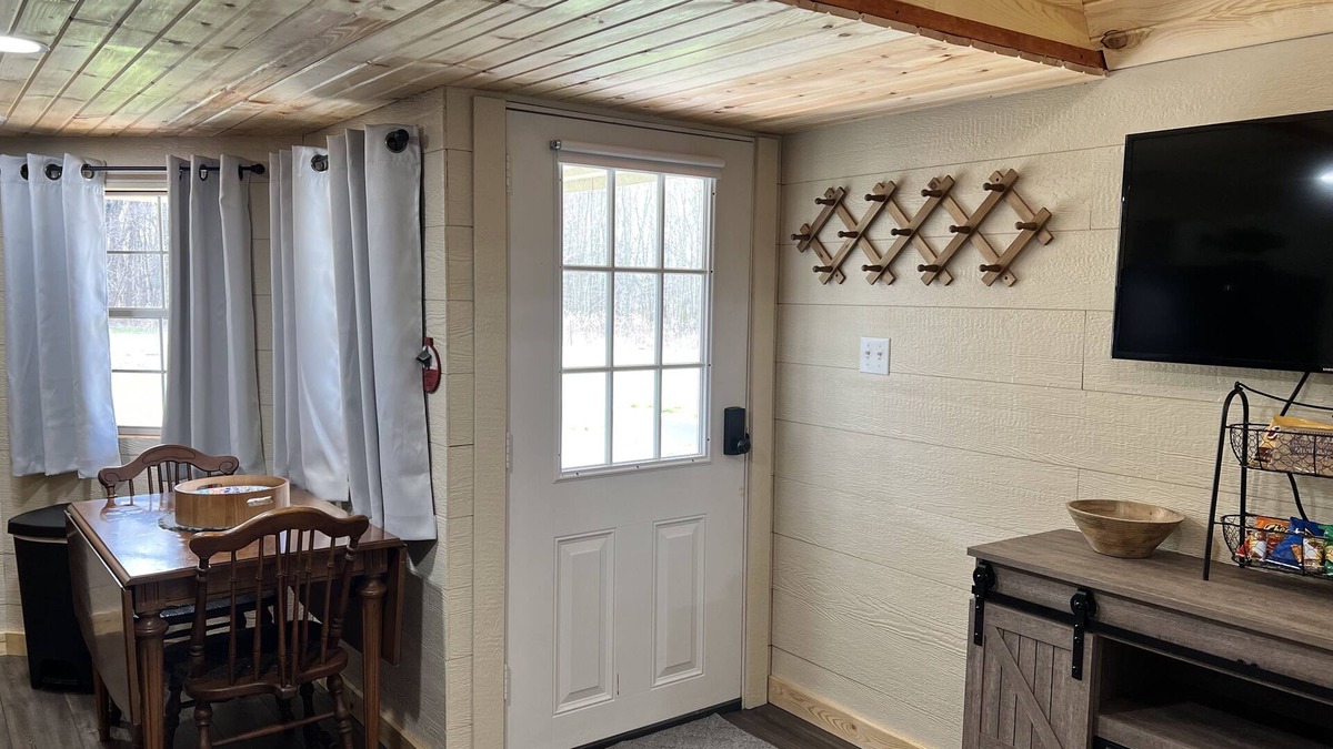 Jasonville Cabin | Hillenbrand Hideaway- perfectly located!