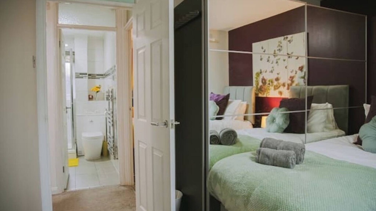 Brunel House | Hillingdon, Uxbridge, London, Sleeps 6, 3 bedrooms