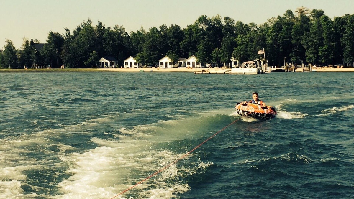Cedarville Cabin | Hills Point Resort