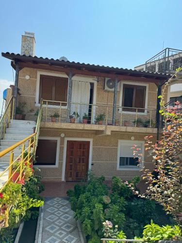 Mbrostar-Urë House | Hills Villa