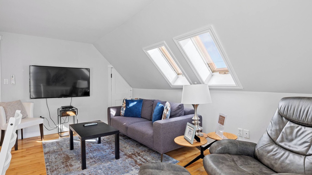 Charlottetown Apartment | Hillsborough St Suites King Suite Downtown Chtown